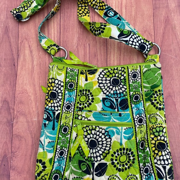 Vera Bradley grey with multicolor floral crossbody - Picture 2 of 6